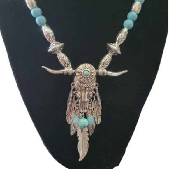 Boho chunky synthetic turquoise beaded cow skull w/ feathers statement necklace - Picture 1 of 4